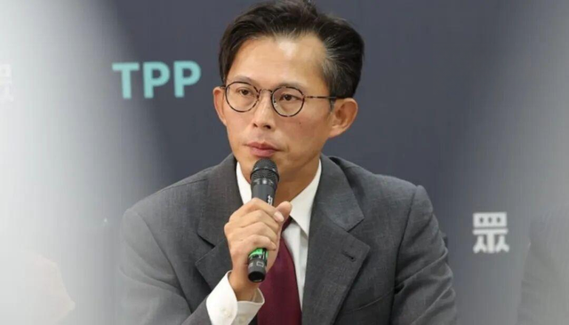 起风了！郑丽文迎来好消息，柯志恩民调落后，黄国昌不再等蓝白合