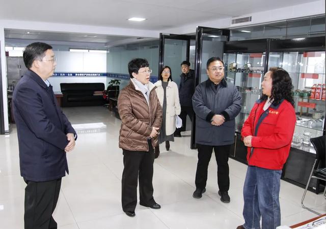 省交通运输厅党组成员、副厅长崔梅调研指导三门峡市道路运输管理服务工作