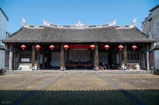 王羲之故居怎么在嵊州？这座小城用古镇、越剧和碳水给出了答案