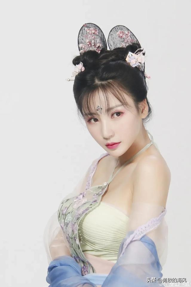 徐州第一美女？曹斐然，毕业于解放军艺术学院舞蹈系，美到穷词。