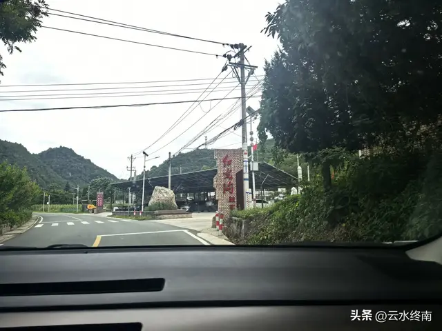 驱车走秦岭大梁高山草甸“风车天路”，走了那么长的路，值不值？