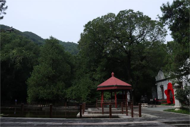“青山依旧在，几度夕阳红”的北京香山