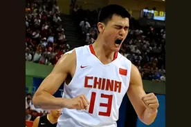 中国男篮最值得尊敬的8位球员 : 王治郅榜首，朱芳雨王仕鹏入选图片