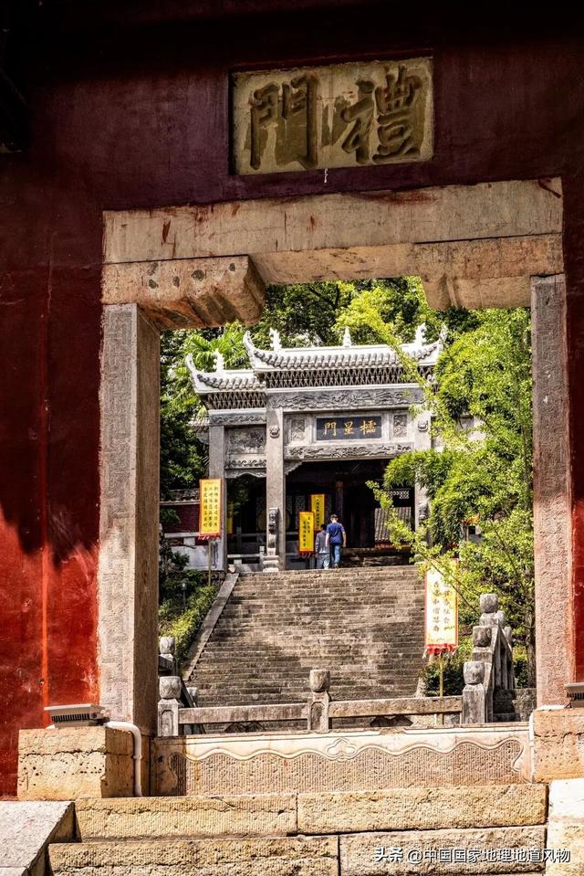 桃源深处、武陵主峰，梵净山何以跻身世界遗产？