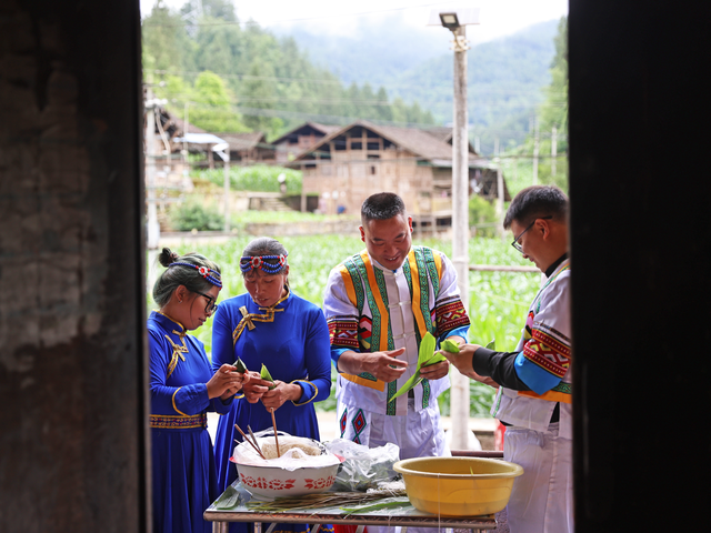 何以重庆 | 彭水：石榴花开乌江畔