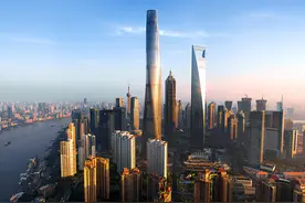 上海中心大厦高达632米，地基打了86米深，再过50年就要拆除？图片