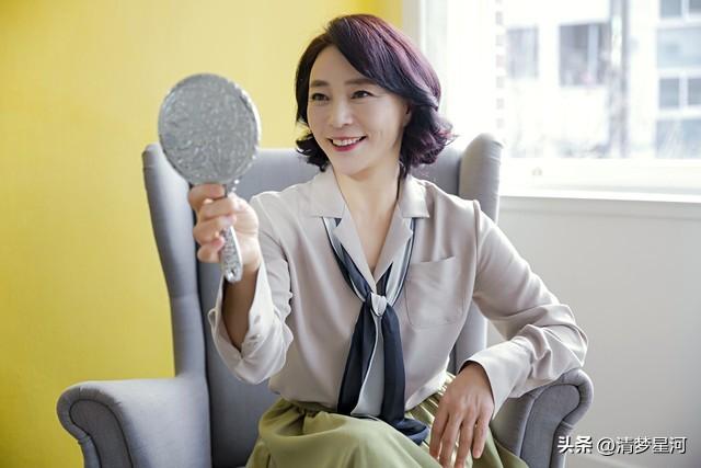 两性关系；不管你信不信，女人过54岁，都有如下7个症状，要接受