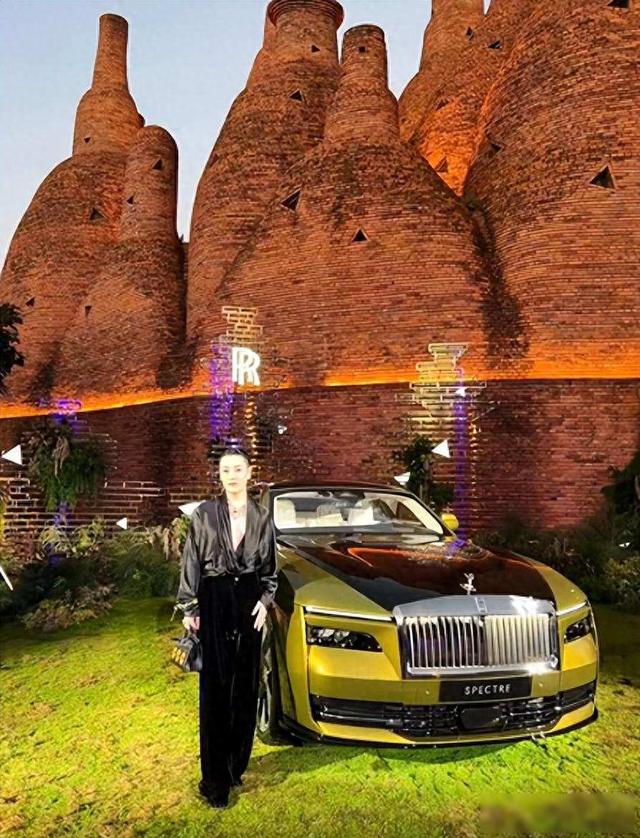 人民日报怒批！炫富、偷税749万、跑国外，现又来“割内地韭菜	”