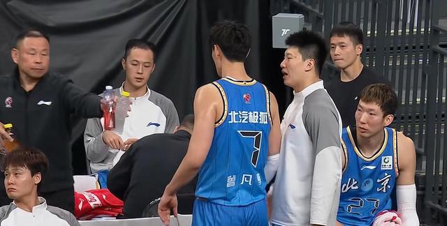 CBA疯狂一夜赵继伟复出24分7助 辽宁结束2连败 山西末节逆转北京