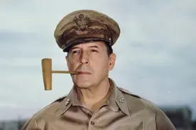 美国五星上将麦克阿瑟的复仇，兵败菲律宾，却成为日本“太上皇”图片