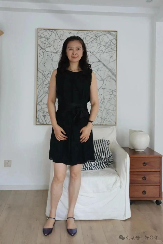 50岁妈妈I穿了二十年的经典小黑裙