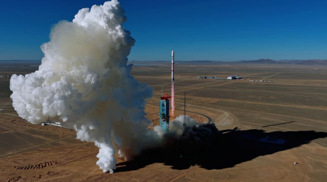 美媒：朱雀三号未追上SpaceX，首飞回收失败：为何很多人还大赞？