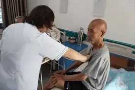 一旦察觉到这4个症状，或是肝炎病情恶化的征兆，建议要及时就医图片