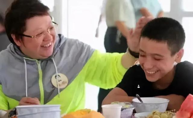 韩红也没想到，自己“藏”了26年的儿子，如今已经成了她的骄傲