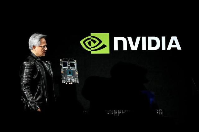 特朗普弃台后，美国批准一项交易	，要逼华全额付款，中国连夜换将