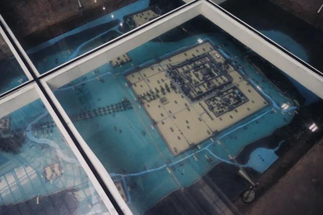 一到秋天，南京就美成了金陵