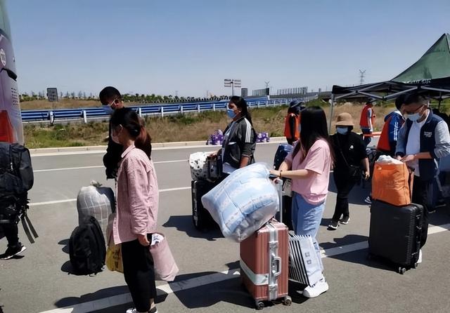 不回头了？富士康决定转移3000亿产能，外媒：郭台铭把饭碗端走了