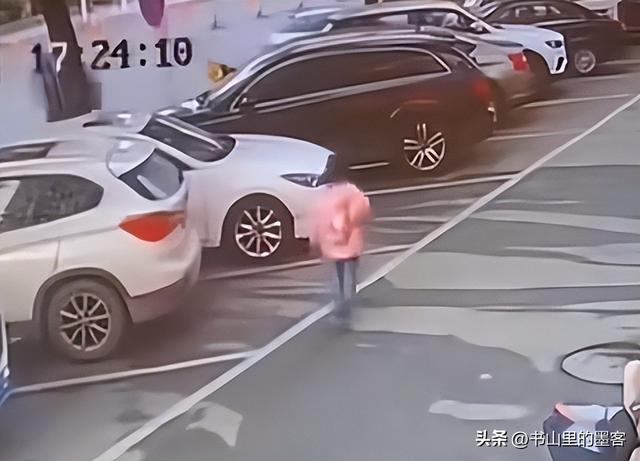 女孩追母身亡后续：舅舅透露内情	，孩子父亲只顾领赔偿，不见悲伤