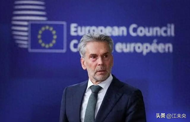 荷兰强抢中国企业，中国出手反击，芯片出口一刀切，欧美崩溃了