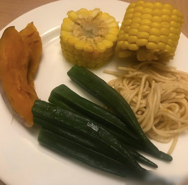 35岁童瑶，体重一直不过百，看完她的早餐，网友：难怪又瘦又美