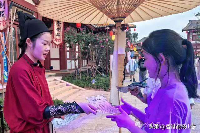 仅216天落地德州的“NPC”小镇，如何让游客留下来“演戏”？