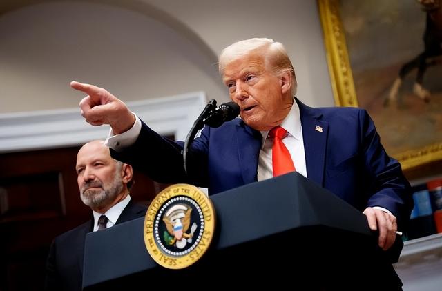 无法无天了，美国时隔10天又抢劫石油，但这次竟抢到中国的头上？