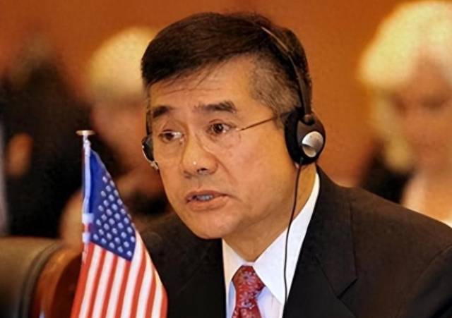 骆家辉警告中国：最好不要自主生产尖端芯片，这不是美国想看到的