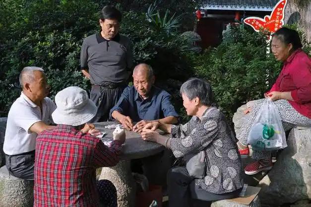 中国将迎来前所未有的死亡高峰，专家给出答案：是这些因素导致的