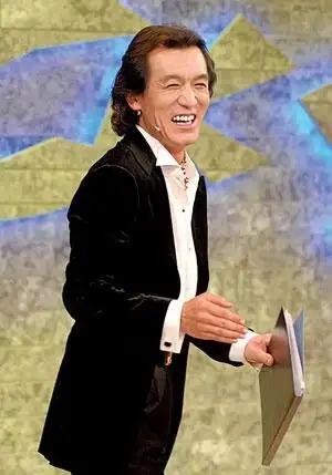 时隔多年李咏死因被揭开，妻子哈文道破真相，难怪选择葬身美国