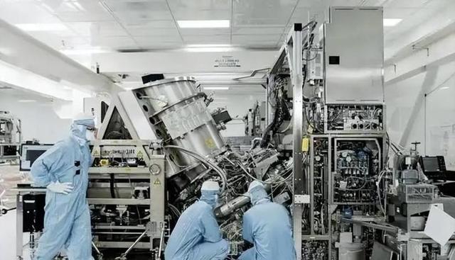 只差光刻技术了！日媒：中国会成日荷之后，第三个造光刻机的国家