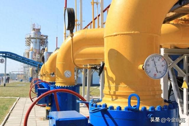 乌克兰绝境逆转！美国3亿方天然气与波兰信贷，过冬危机迎新转机