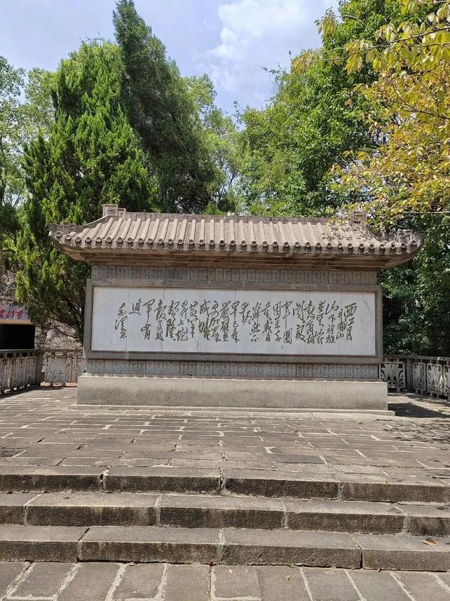 湖南必去十大景点排行榜，这才是湖南最值得去的10个地方，收藏好