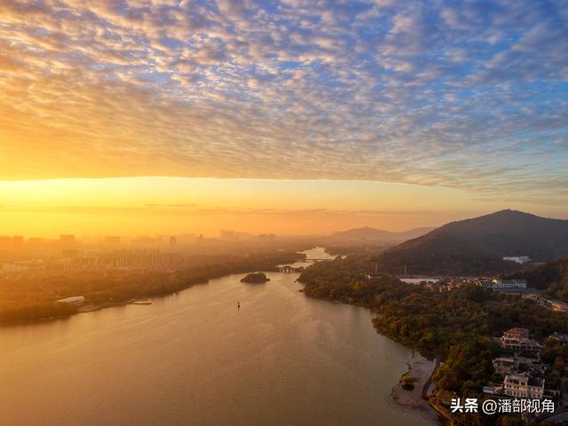 2025.11.13,日出蠡湖 ，霞光满天