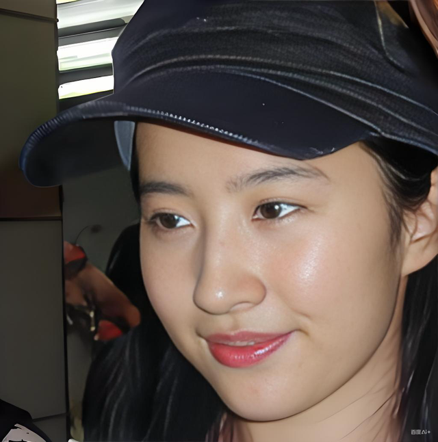 我的天！刘亦菲真人居然长这样？素颜我直接看傻了