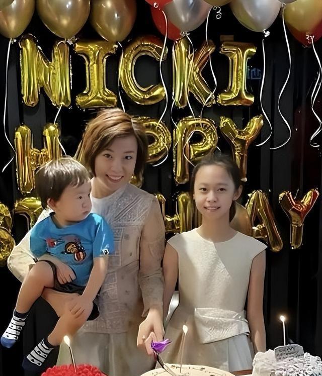 徐威也没想到！张怡宁13岁女儿徐俏俏	，如今成了两口子最大的骄傲