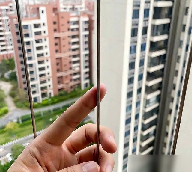 物业不让封阳台，看看这户人家的做法，直呼“绝了，开眼界了”