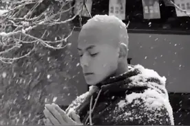 天妒英才？“最帅少林武僧”秋风车祸离世，评论区炸了！图片