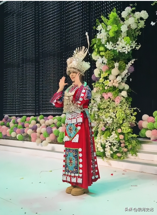 张自轩婚礼现场，新娘很强势两次拒绝他的亲密动作	，岳父实力不菲