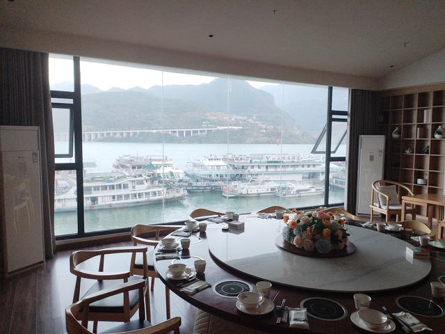 鄂渝行第三天：小红船.瞿塘峡.巫山.神女天路