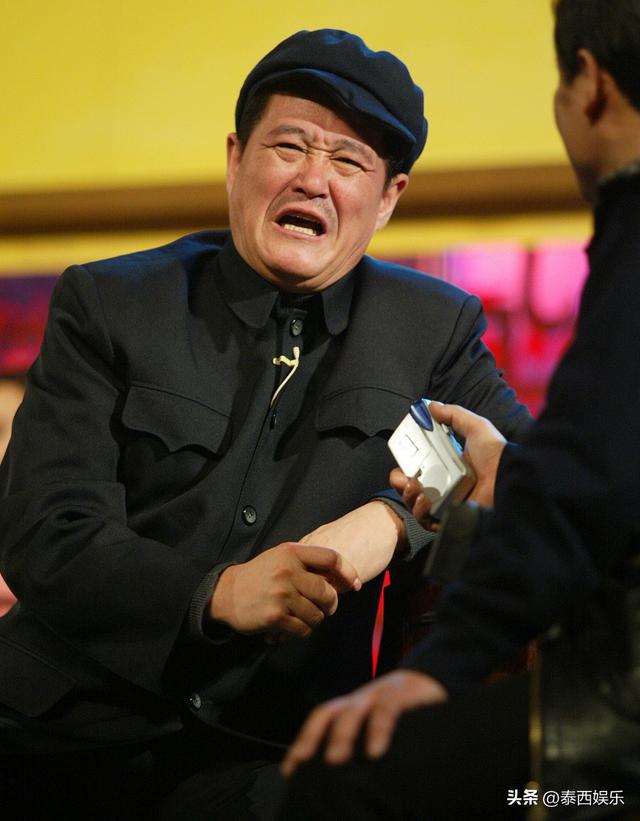67岁赵本山近况曝光，断崖式衰老认不出来，大肚腩抢镜胖一大圈