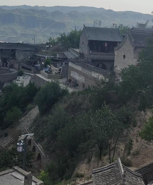 李家山 潜藏在黄土高原深处的布达拉宫