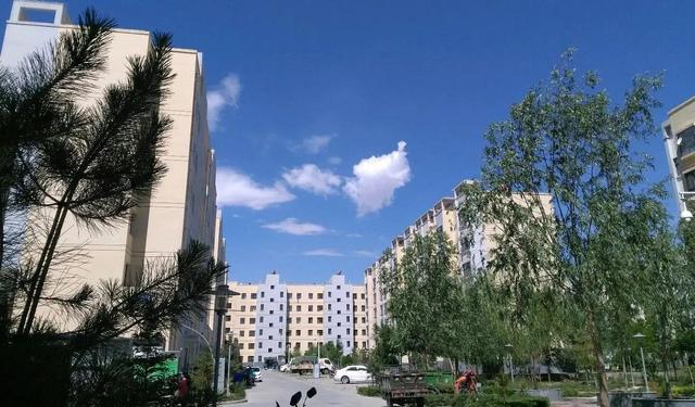 甘肃面积最大的地级市，比14个兰州，6个陇南还大，人口不足110万