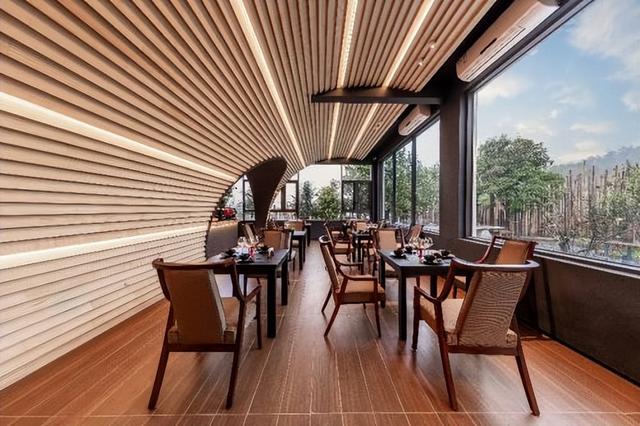 五韵观山悦设计师酒店：张家界山间的现代美学栖息居地