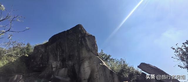 苏州大焦山不高的山峰却走出惊险之感，拍出了大片之作