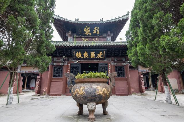 阆中古城:嘉陵江畔的千年风水名城