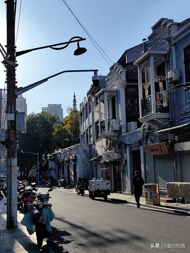 冬日暖阳里的上海街景