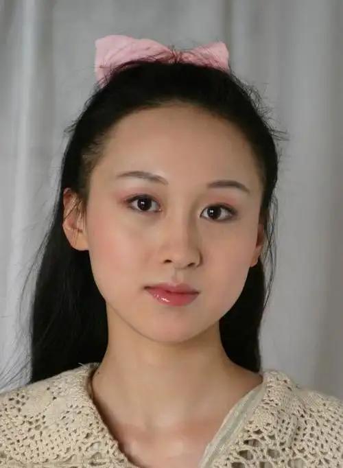 她拒绝潜规则，出道20年演了50部戏仍火不了，42岁还没结婚