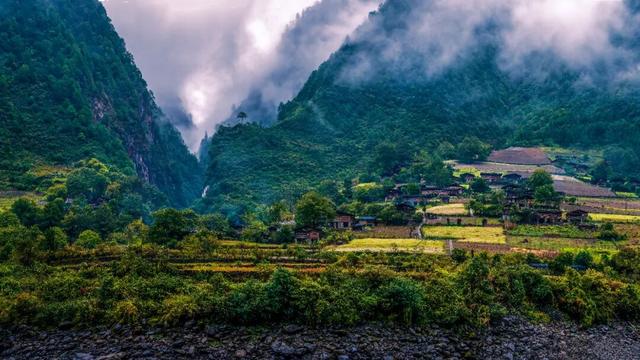 云南最美最经典的自驾线，1600公里跨越6州市，一路风光一路惊喜