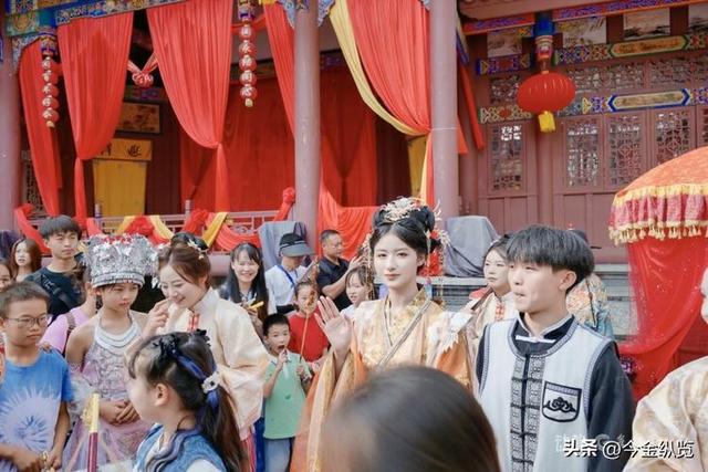 古街古镇烂大街都一个样？别急着吐槽！这正是文旅憋的大招！