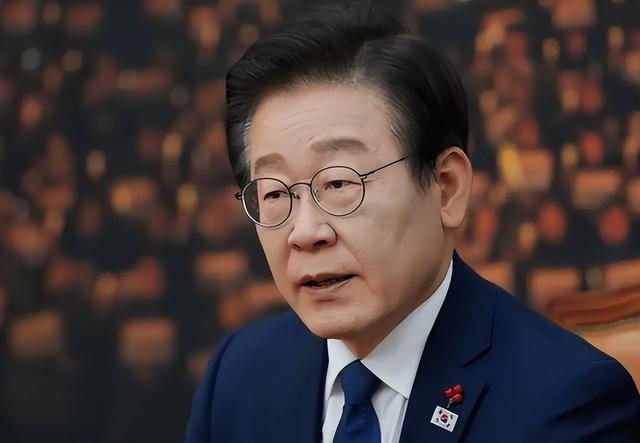中方不必留座，李在明要去美国一趟，韩国砸下4500亿美元，特朗普开始冒险，目标对准中国